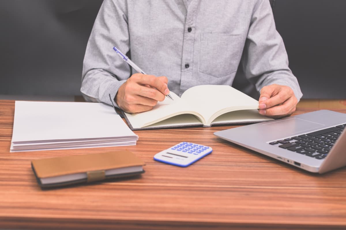 Consulting Resume Guide: Why a One-Page Resume Gets More Interviews